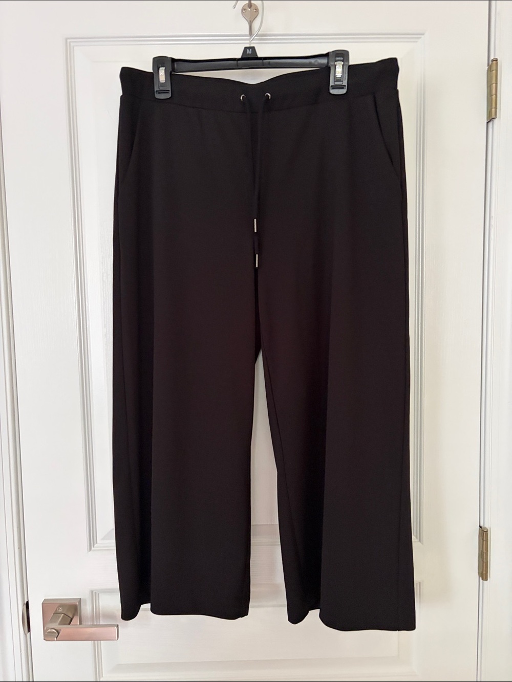 Anne Klein Black Relaxed Capris